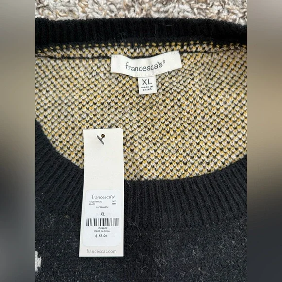 Francesca's Black and White Daisy Sweater | XL 🔥CLEAR THE CLOSET - Picture 6 of 6